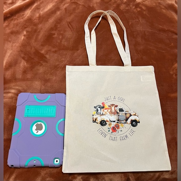 Hand Crafted Handbags - Just A Girl Lovin That Farm Life Tote Bag 🐮🐷🐓